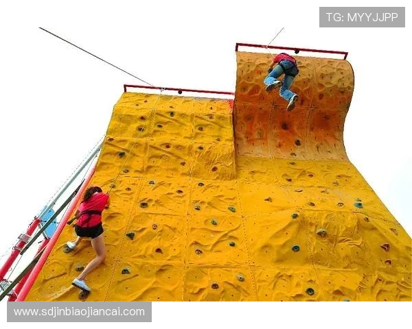 武汉攀岩队边路渗透战术解析与实战应用研究 武汉攀岩队边路渗透战术解析与实战应用研究