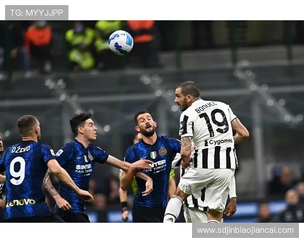 尤文图斯与曼联在欧冠赛场的巅峰对决精彩回顾与分析