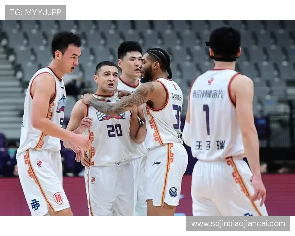 曼联与曼城激战正酣直播洗脚服务让球迷尽享舒适体验