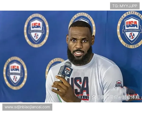 美国男篮与加拿大男篮激战正酣争夺篮球荣耀的巅峰对决