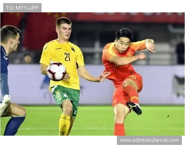 辽宁队与北京队热身赛精彩回顾双方球员表现引发球迷热议 辽宁队与北京队热身赛精彩回顾双方球员表现引发球迷热议