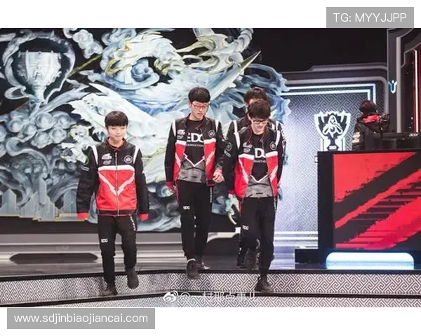 EDG战队的荣耀与挑战：从默默无闻到精英赛巅峰之路的奋斗历程