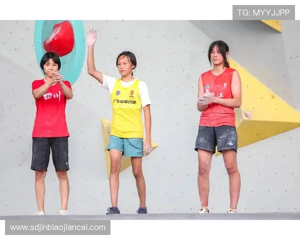 成都攀岩队在全国攀岩状态排行榜中荣获第九名的佳绩引发关注